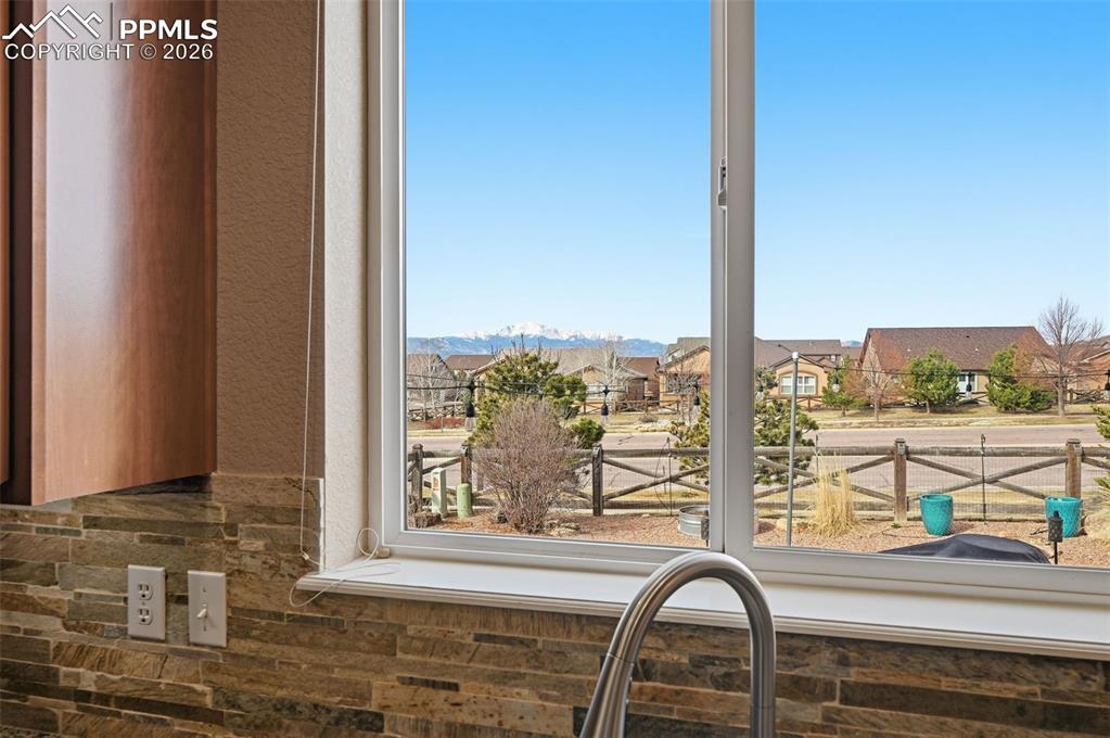 6612 Big Leaf Lane Colorado Springs CO 80927