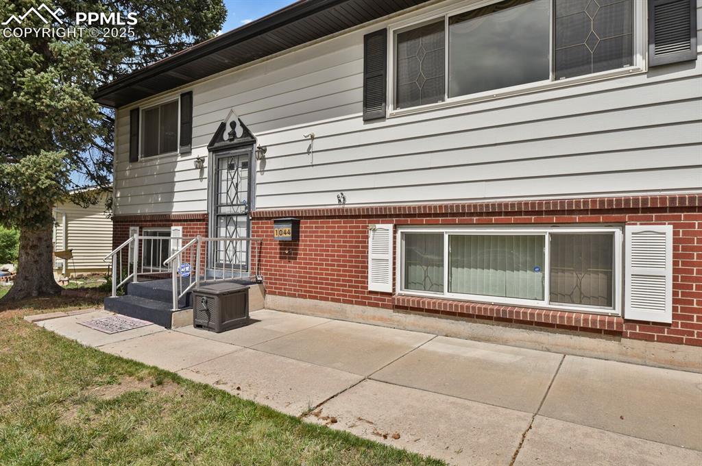 1044 Doyle Place Colorado Springs CO 80915