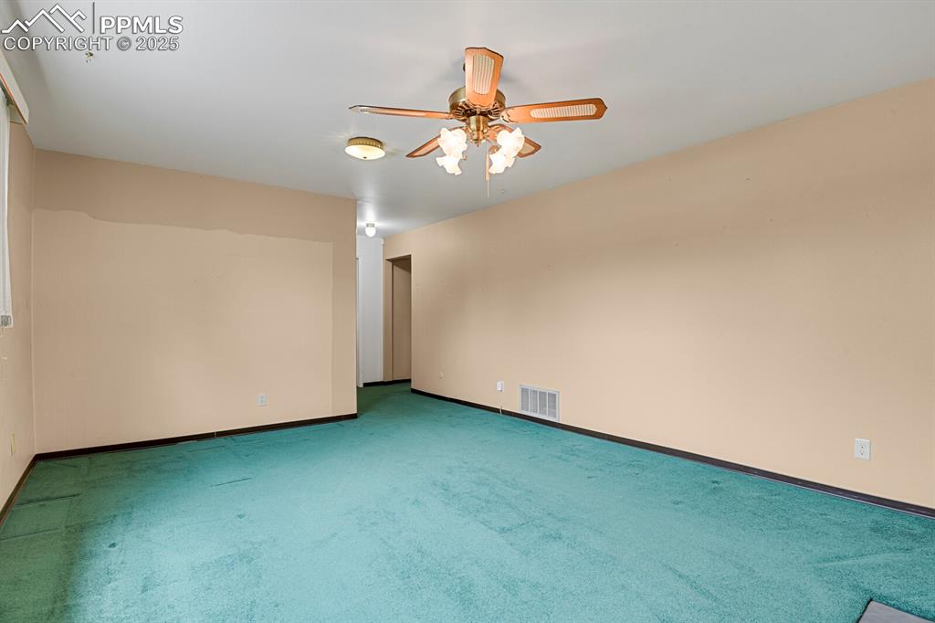 1044 Doyle Place Colorado Springs CO 80915