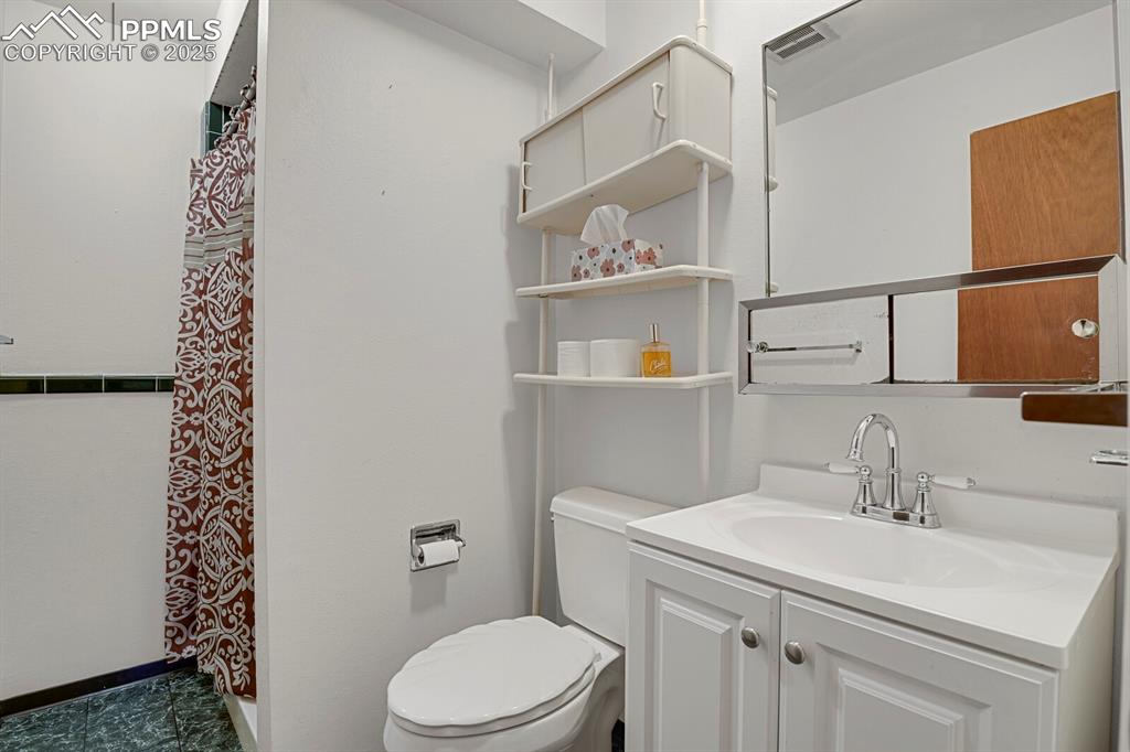 1044 Doyle Place Colorado Springs CO 80915