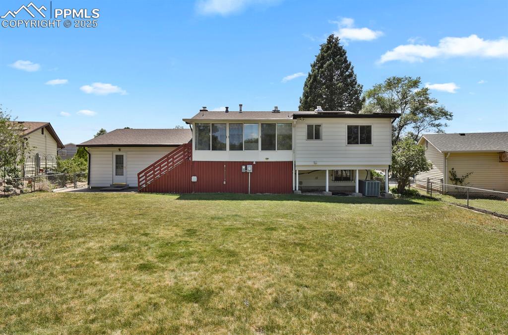 1044 Doyle Place Colorado Springs CO 80915