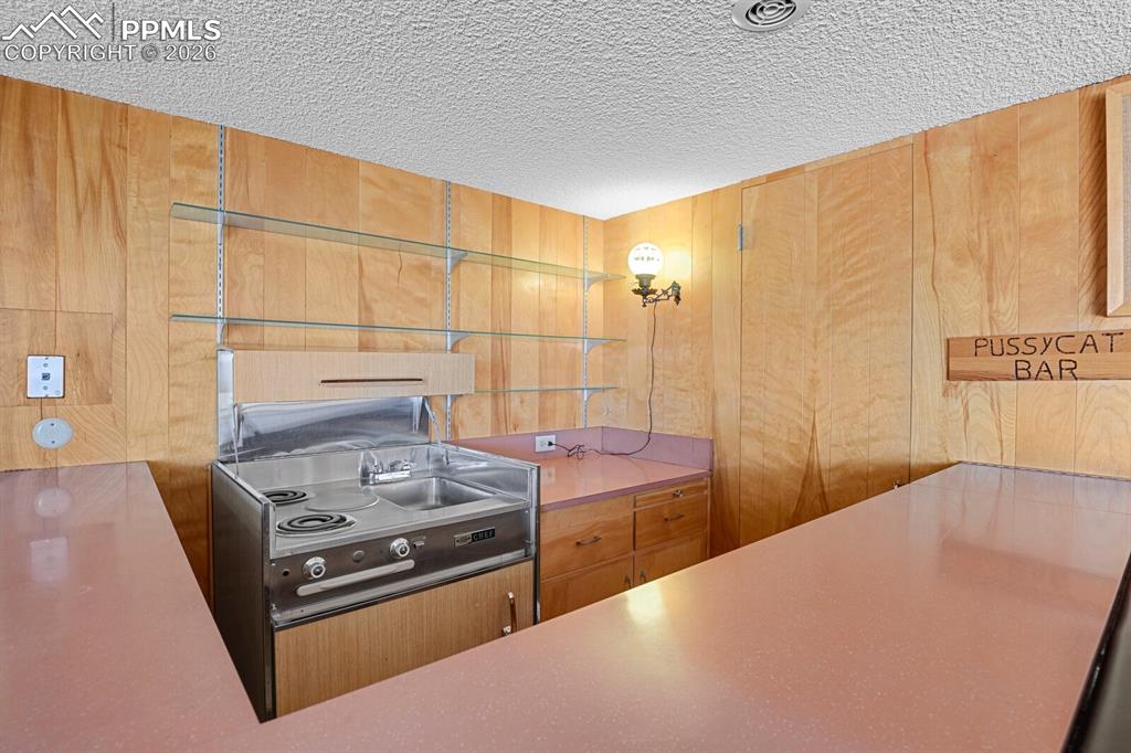2240 Mesa Road Colorado Springs CO 80904