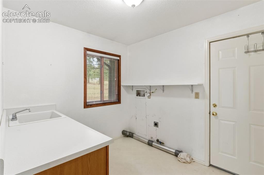 51 Carriage Drive Florissant CO 80816