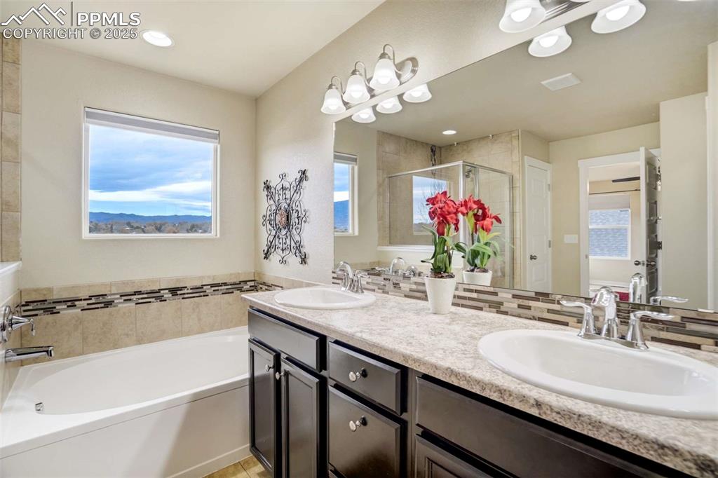 1073 Antrim Loop Colorado Springs CO 80910