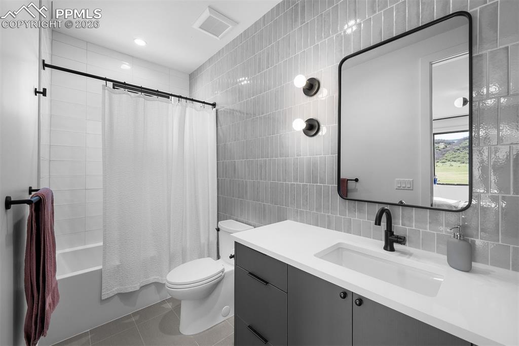 5815 Peppy San Circle Larkspur CO 80118