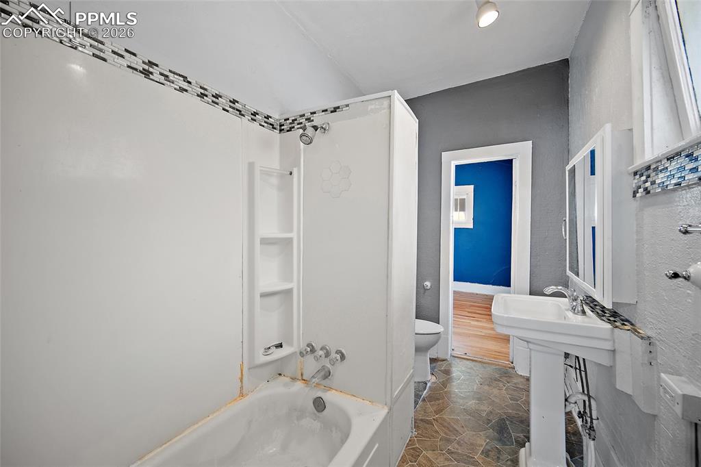 909 E 11th Street Pueblo CO 81001
