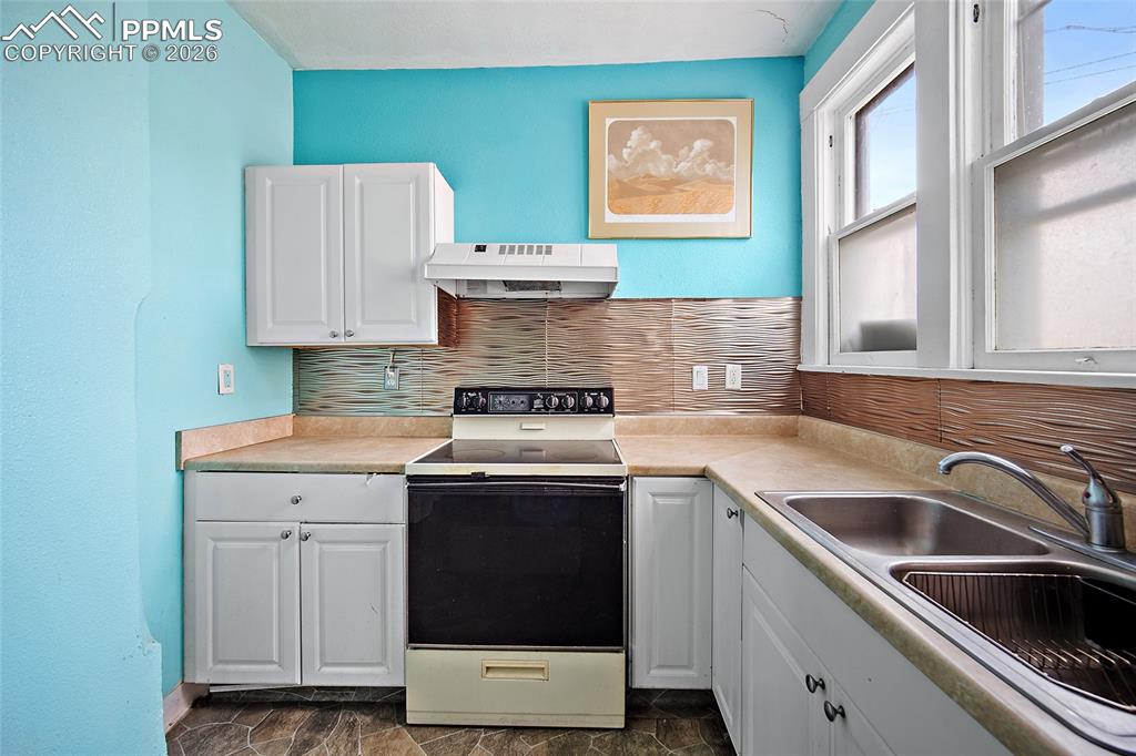 909 E 11th Street Pueblo CO 81001
