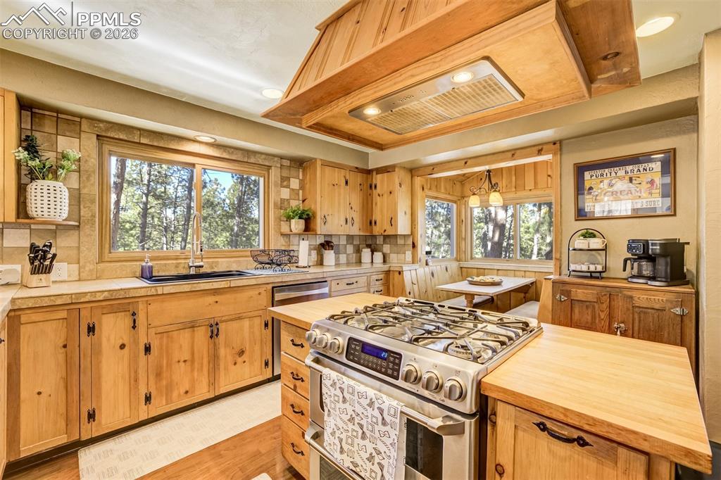1260 Timber Valley Road Colorado Springs CO 80919