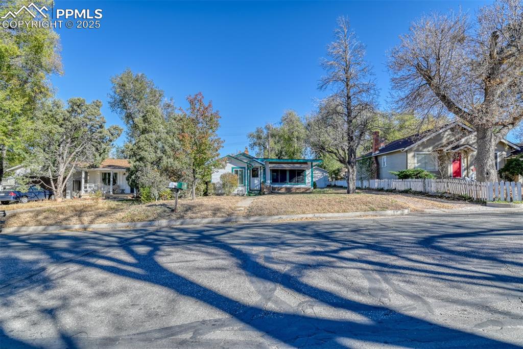 27 Bonfoy Avenue Colorado Springs CO 80909