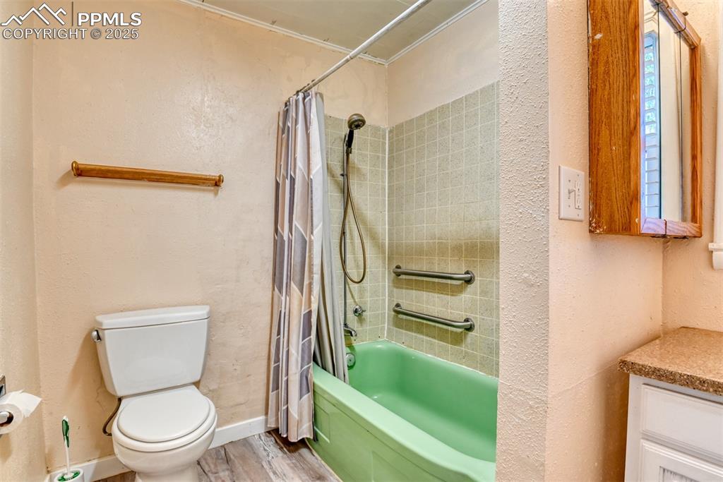 27 Bonfoy Avenue Colorado Springs CO 80909