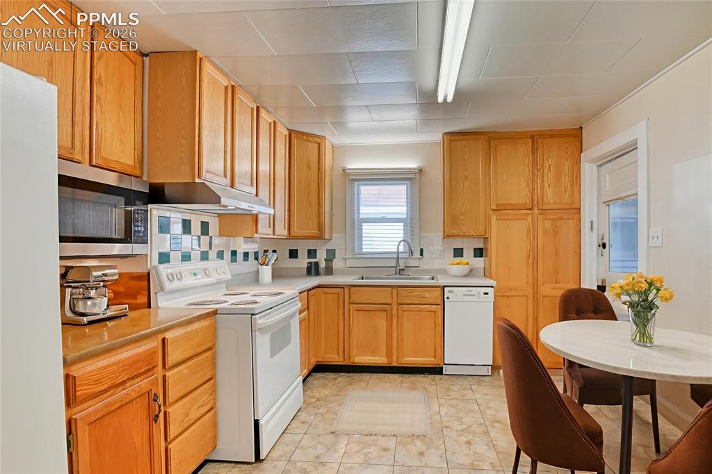 27 Bonfoy Avenue Colorado Springs CO 80909