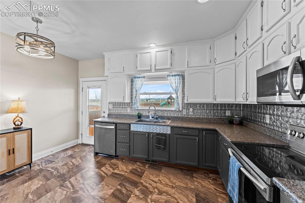 995 N Matt Drive Pueblo CO 81007