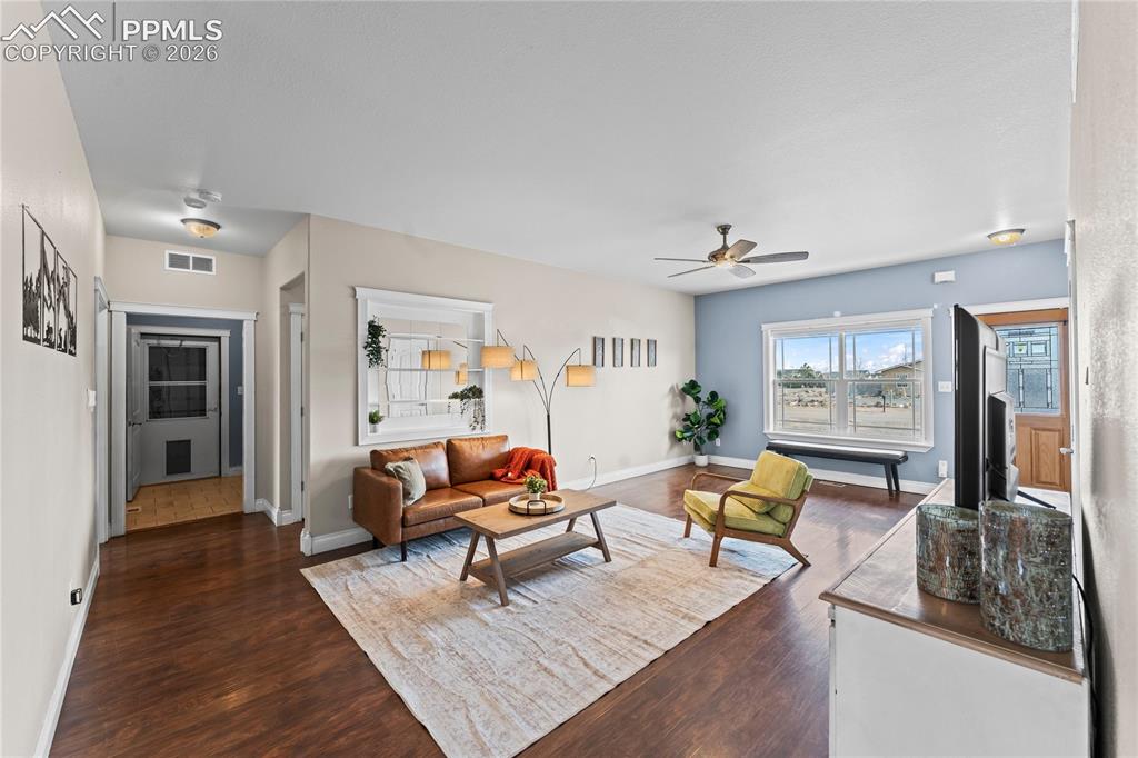 995 N Matt Drive Pueblo CO 81007