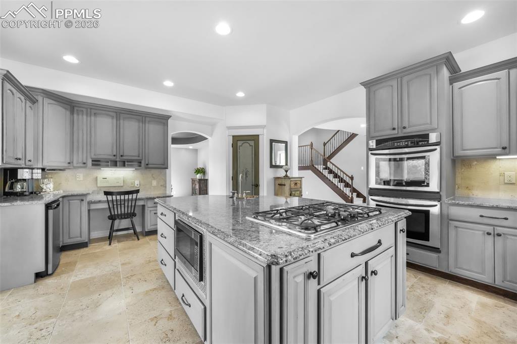 450 E Stirrup Trail Monument CO 80132