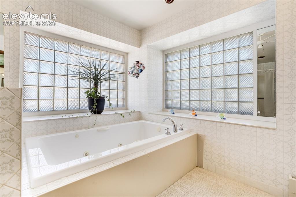 1224 W High Point Lane Colorado Springs CO 80904