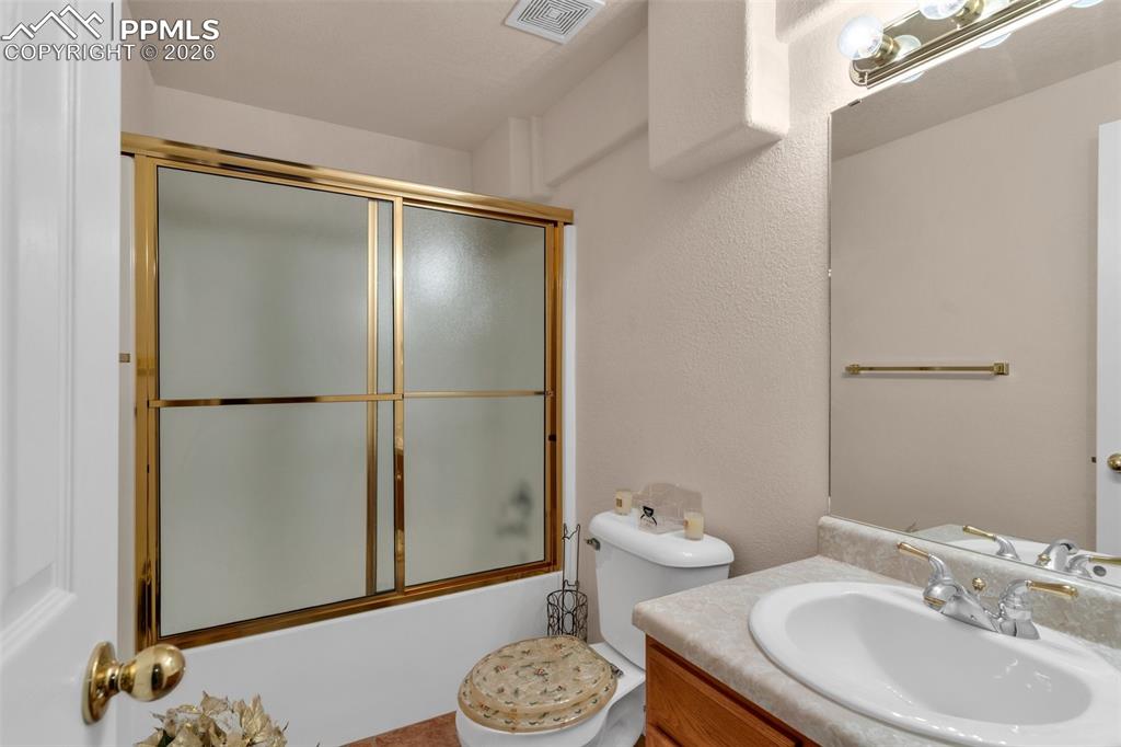 8 Pasadena Drive Pueblo CO 81005