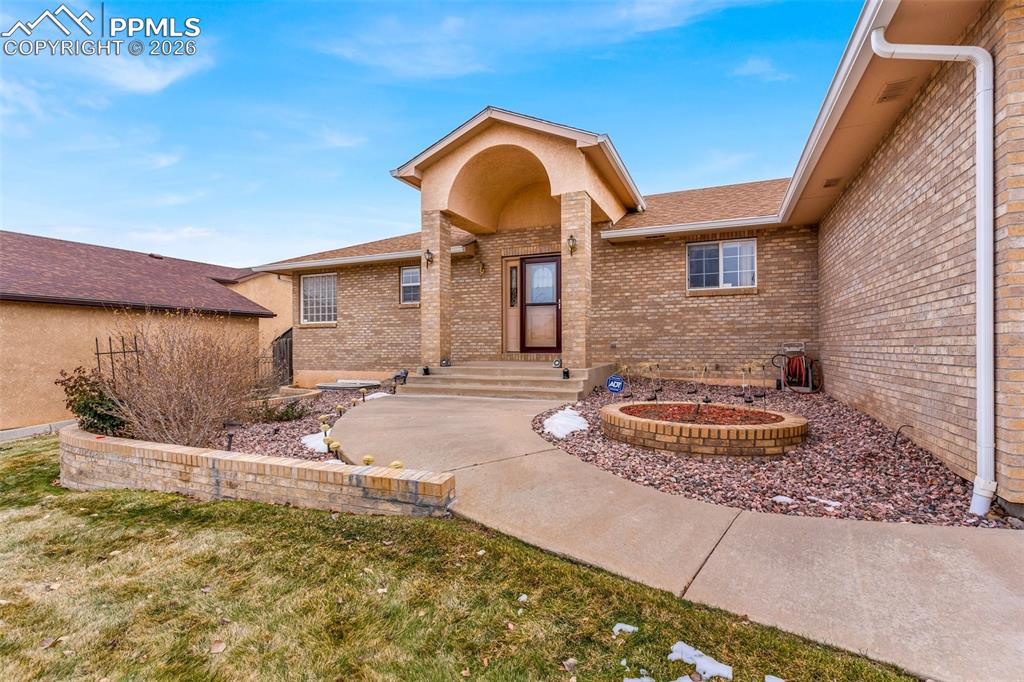 8 Pasadena Drive Pueblo CO 81005