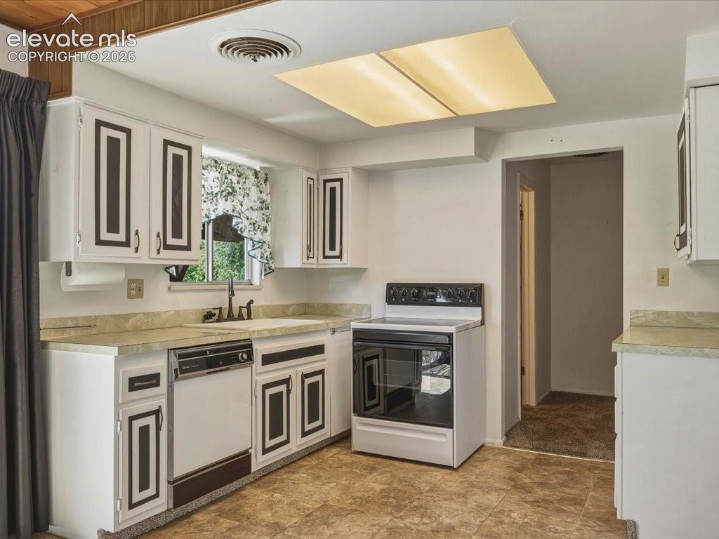 827 Squire Street Colorado Springs CO 80911