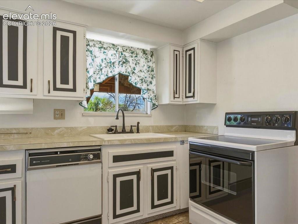 827 Squire Street Colorado Springs CO 80911