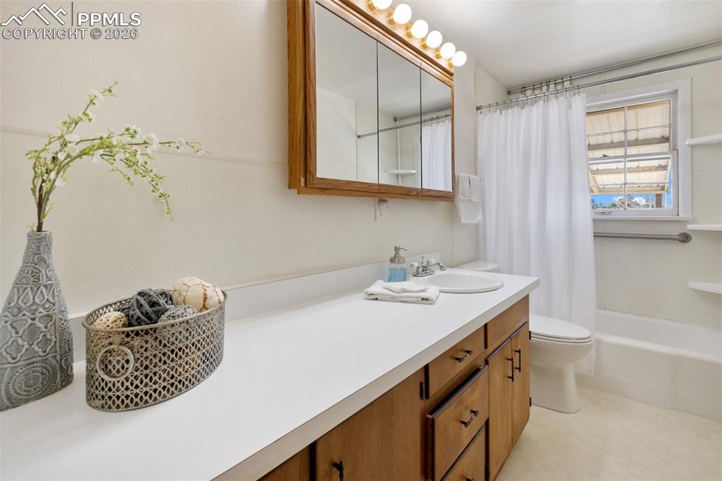 1209 Cumberland Street Colorado Springs CO 80907