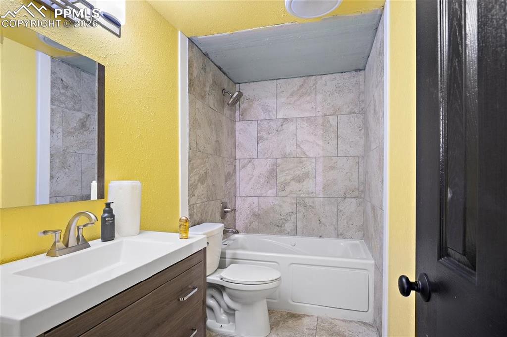 1313 N Blue Lake Lane Pueblo CO 81007