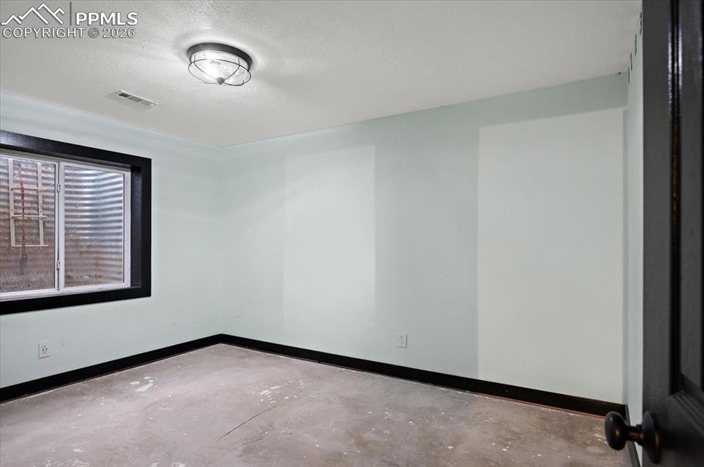1313 N Blue Lake Lane Pueblo CO 81007