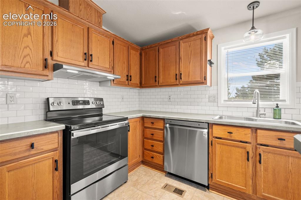 7641 Marmot Point Colorado Springs CO 80922