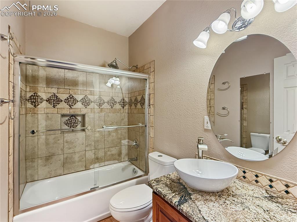 449 S Siesta Lane Pueblo CO 81007