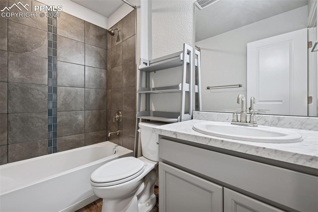 5168 Roundhouse Drive Colorado Springs CO 80925