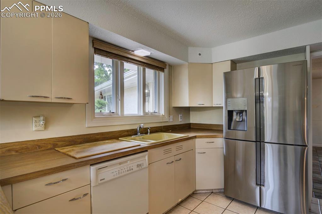 130 Cresta Road Colorado Springs CO 80906
