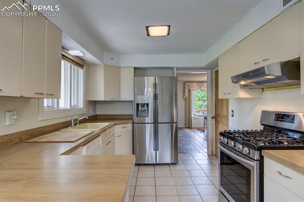 130 Cresta Road Colorado Springs CO 80906