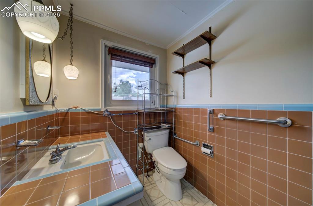 130 Cresta Road Colorado Springs CO 80906