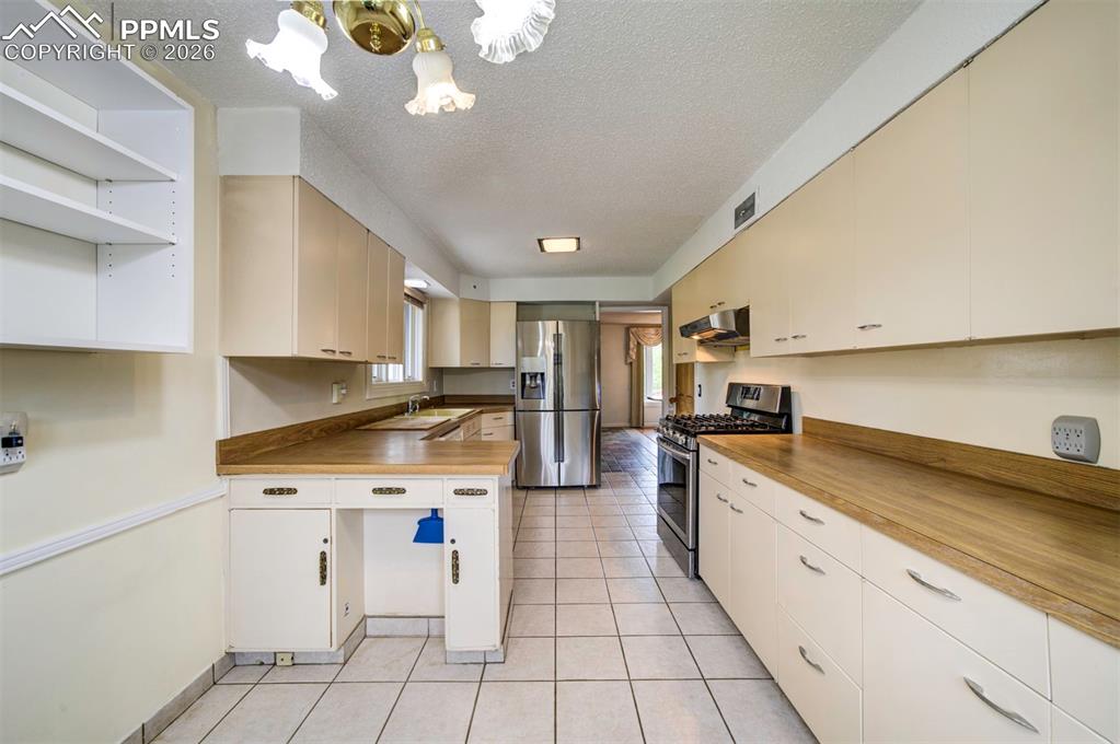 130 Cresta Road Colorado Springs CO 80906