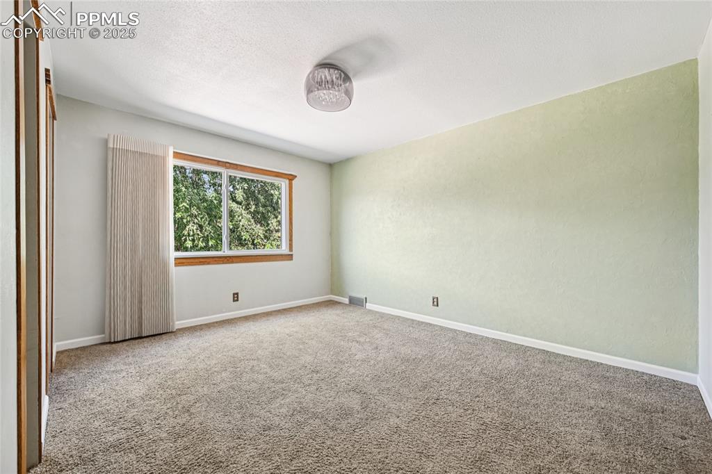 1055 N 18th Street Colorado Springs CO 80904