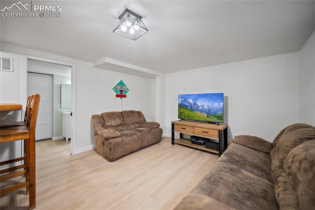 622 Paradise Lane Colorado Springs CO 80904