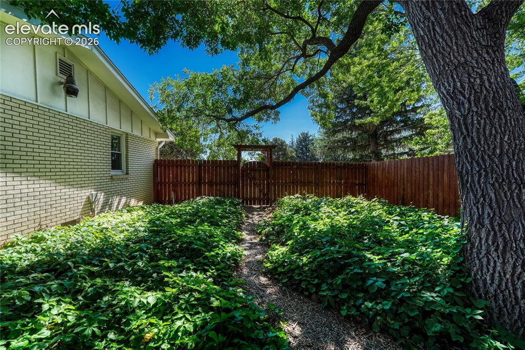 234 Crestridge Avenue Colorado Springs CO 80906