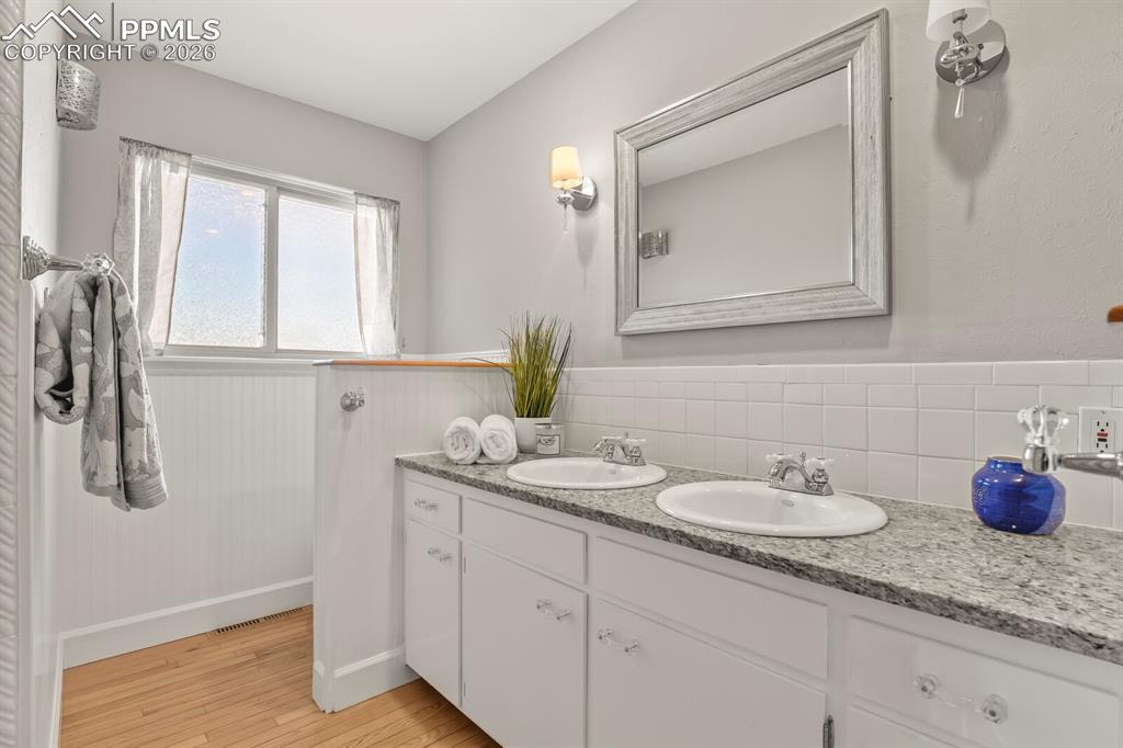 23 Crescent Lane Colorado Springs CO 80904