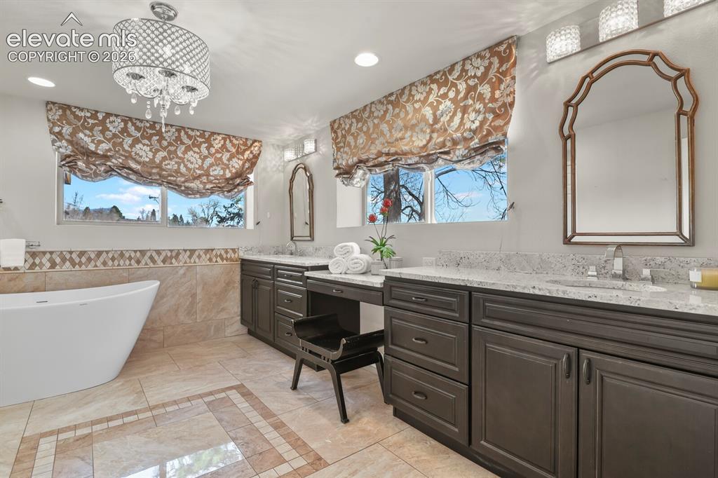 23 Crescent Lane Colorado Springs CO 80904