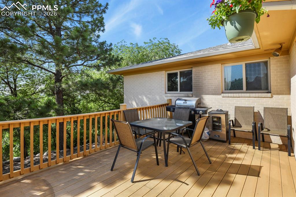 23 Crescent Lane Colorado Springs CO 80904