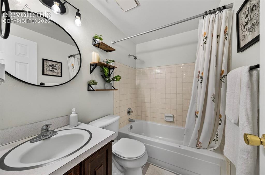 70 Bridle Trail Pueblo CO 81005