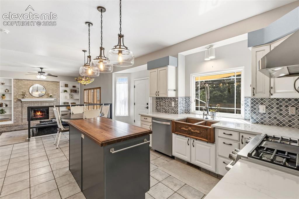 8925 Edgefield Drive Colorado Springs CO 80920
