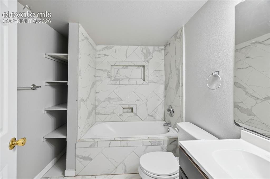 1026 Drury Lane Colorado Springs CO 80911