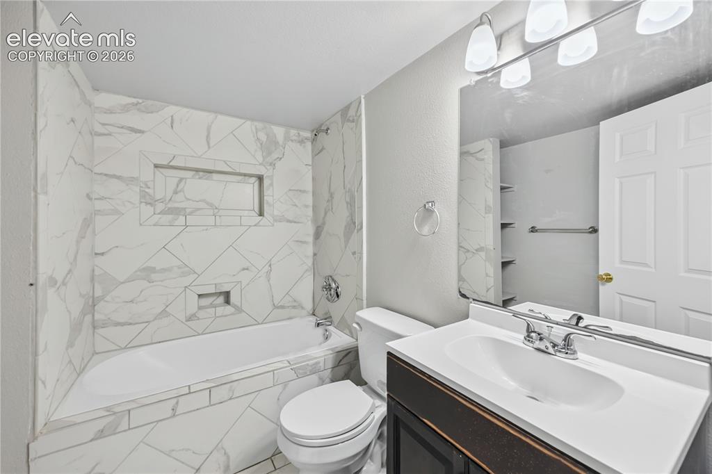 1026 Drury Lane Colorado Springs CO 80911