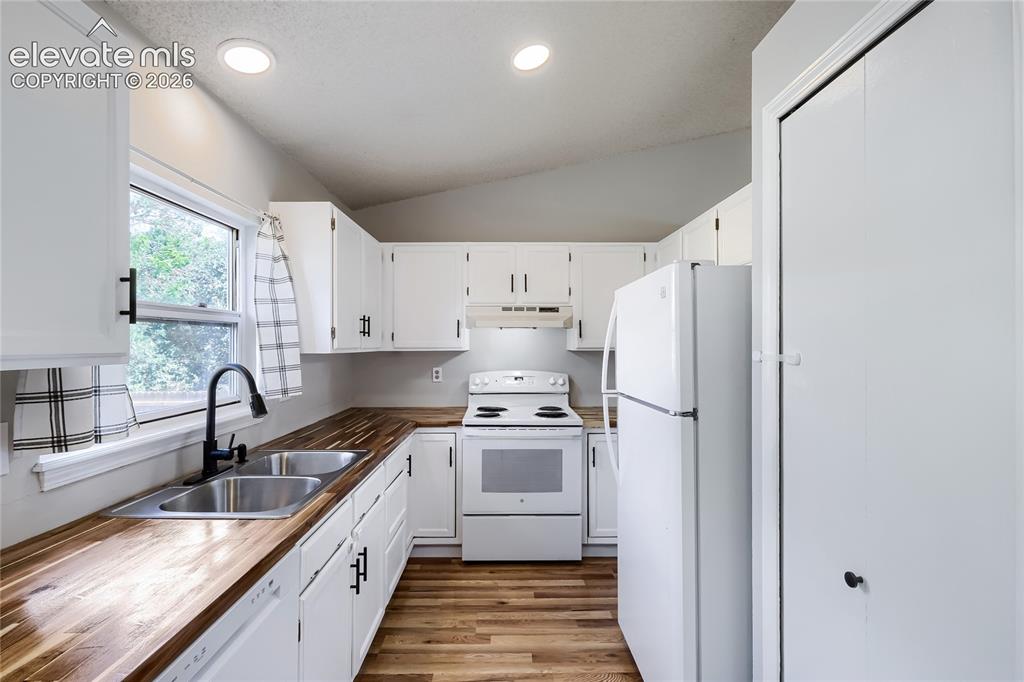 8824 Kalmar Drive Colorado Springs CO 80920