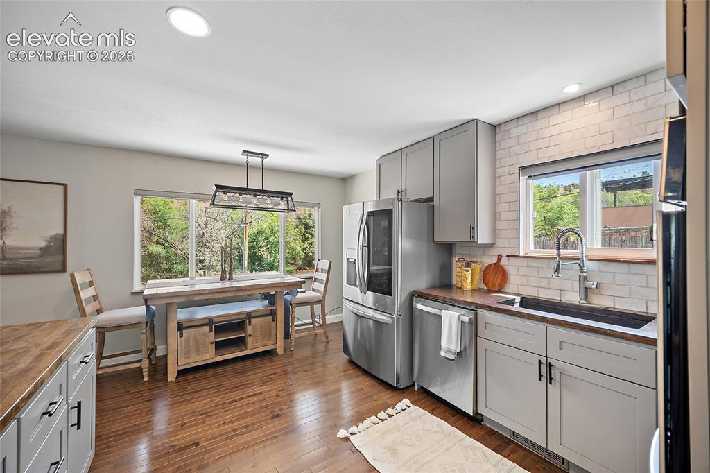 208 Oak Place Manitou Springs CO 80829