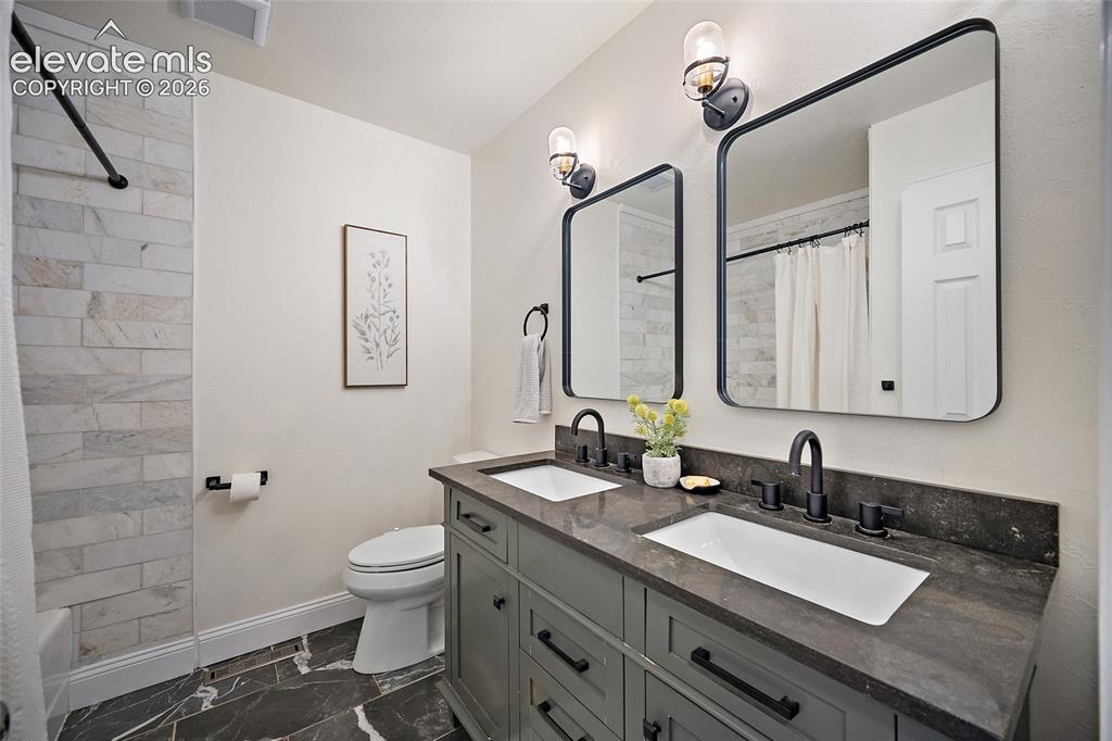 208 Oak Place Manitou Springs CO 80829