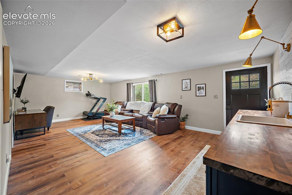 208 Oak Place Manitou Springs CO 80829