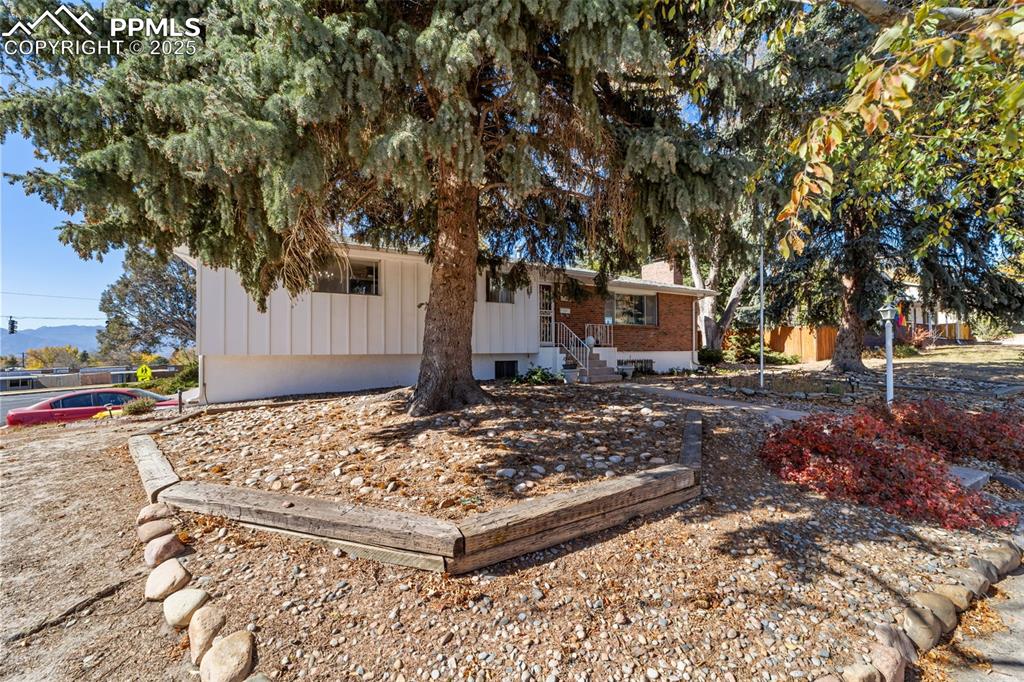 2302 Kent Lane Colorado Springs CO 80909