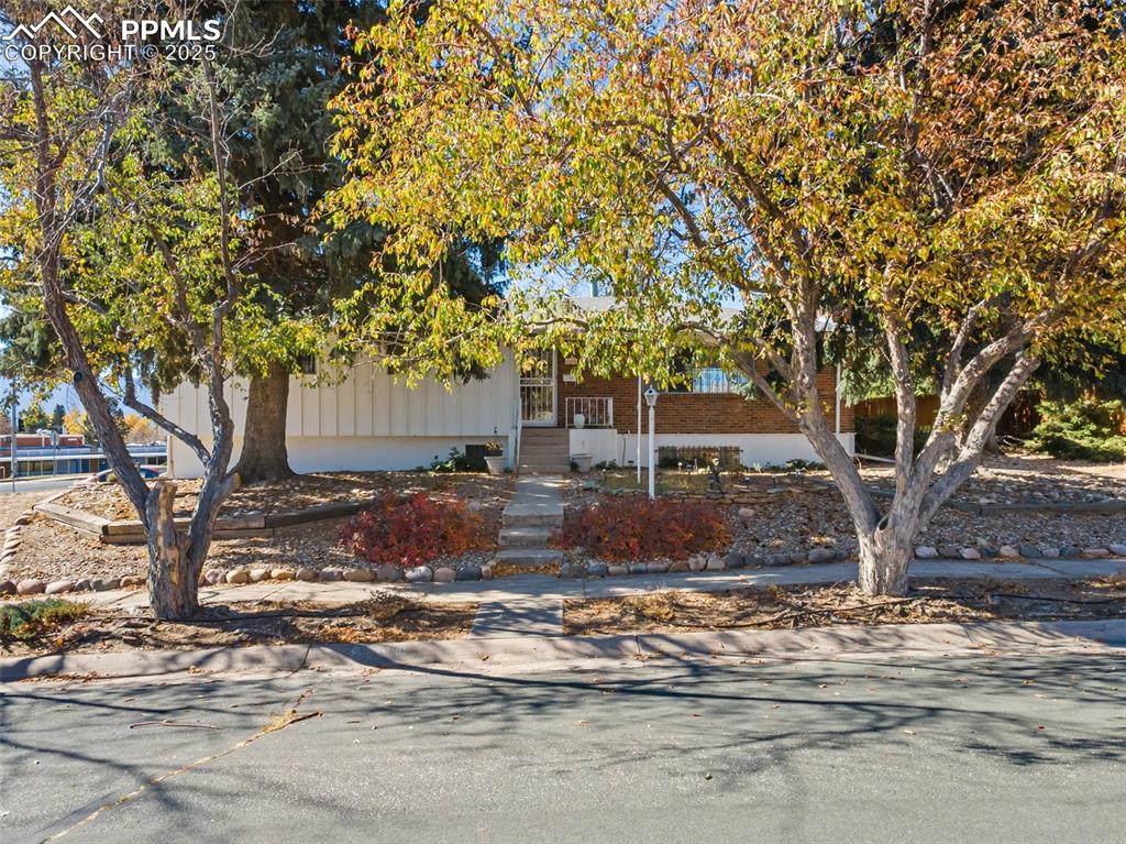 2302 Kent Lane Colorado Springs CO 80909