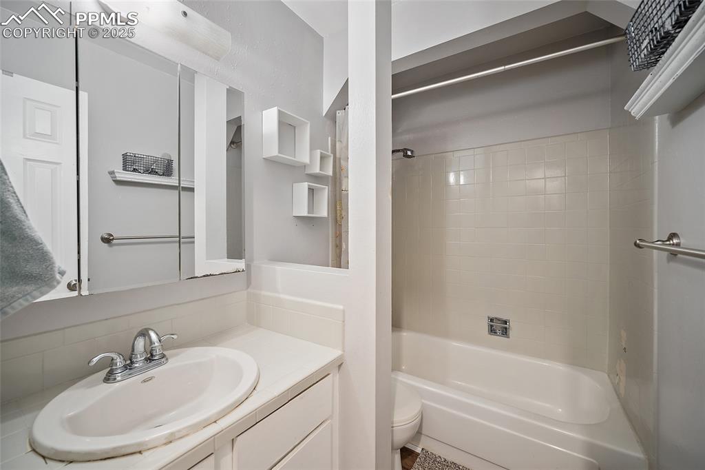 1921 Wooten Road Colorado Springs CO 80915